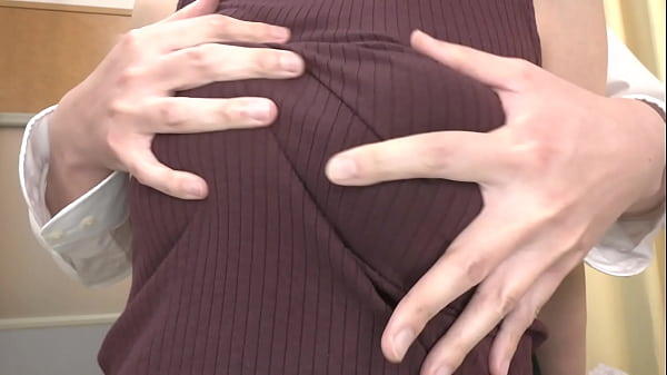 祐美子には絶対に隠し通さねばならない秘密があった。教え子との肉体関係。それは祐美子にとって発覚したら教師生命が終わるリスクを負ってでものめり込んでしまうほど刺激的な時間だった。