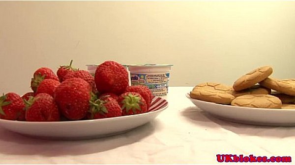 Muscular british gay threeway studs 