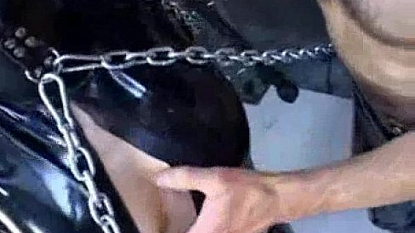 Kettensklavin - Full Sex Movie 