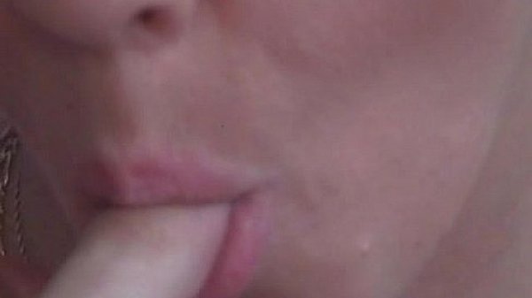 Sexy Amateur MILF Sucks Little Dick