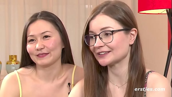 Ersties: Lehramtsstudentin Emily treibt es intensiv mit sportlicher Kosmetikerin Luna T.