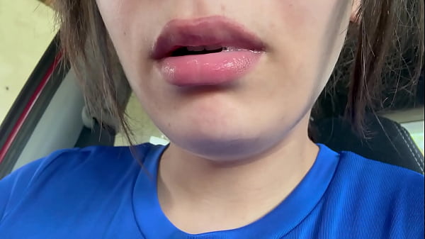 AWESOME SPITTING MOUTH LATINA