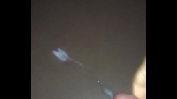 Gozei gostoso na bancada  