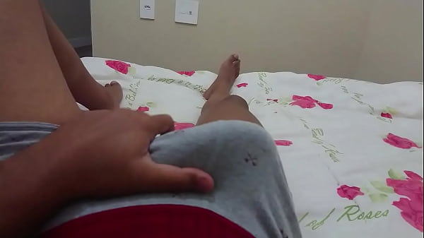 Segurando  no meu Pau