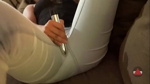 Tinder Date decides to masturbate with Dildo instead of fuck me