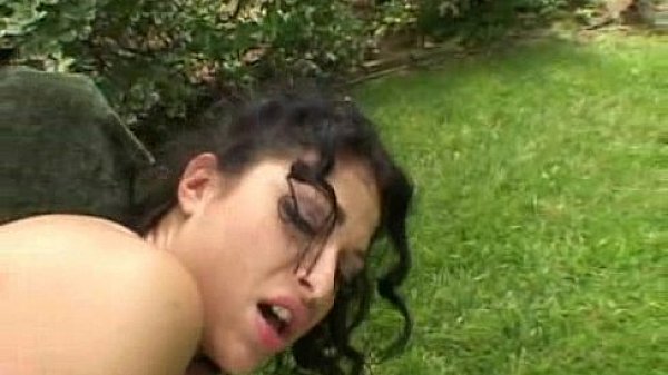 bella marie wolf butt quest