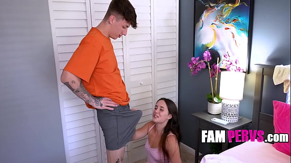 Feeding Step Sis My Dick For Breakfast  