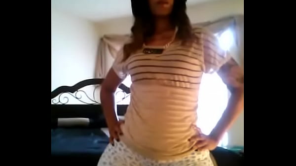 The Boss Lady 305 shows you her booty is all natural