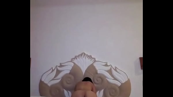 Puta culona le gusta q la cojan por todos lados le encanta tragar leche 