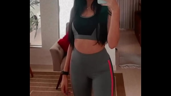 "Ariane Ribeiro" malhando na academia  