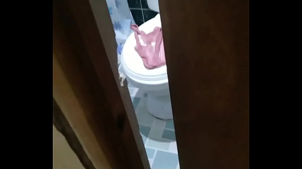 Mi hermanastra en la ducha  