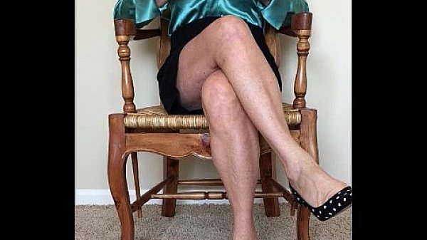 Watch me unload my huge boobs for you