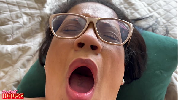 Raquel, morena t&iacute;mida que ficou bem safada na hora de dar o c&uacute;