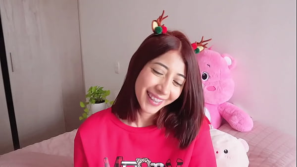 Regalo de navidad se convierte en una follada dura con mi hermanastro