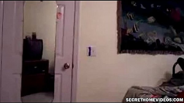 Teenager cums on Cam