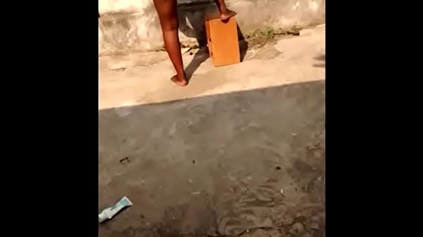 masturbation au t&eacute;l&eacute;phone avec ElvieSlutty en ext&eacute;rieur - Partie 2 