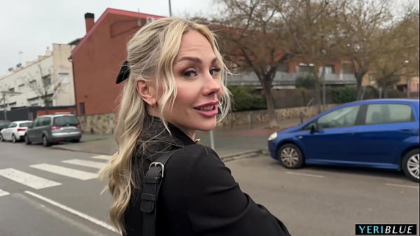 I meet a blonde girl in the middle of the street and we fuck in public