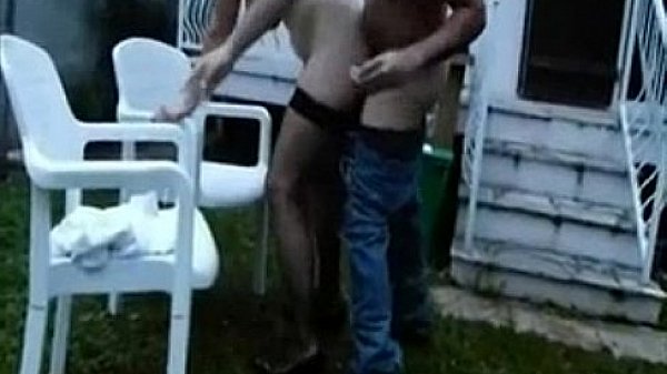 3845798 prise en exterieur comme une chienne