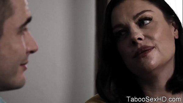 Stepson cum into stepmom pussy