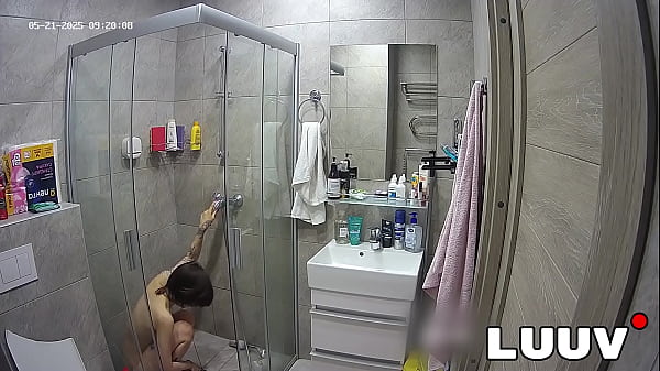 LUUV. Sexy Kareflore films her homemade shower routine for her real show