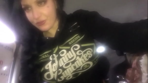 Italian girl gets finger banged