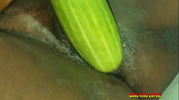 AMATEUR BBW MASTURBATE HER WET DRIPPING PUSSY  