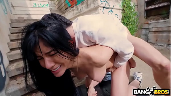 Yenifer Loves Public Anal!