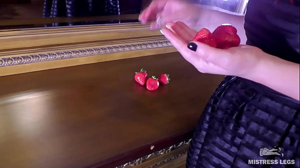 Food crush with sexy female feet  