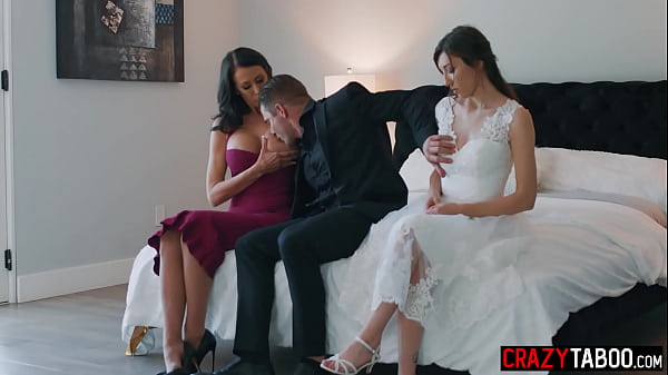 Sexy babe Maya Woulfe and guys stepmom swallowed big cock and enjoyed hot sex 