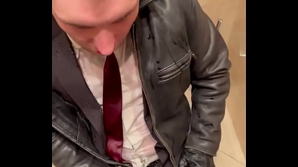 #kinkySirius #menAtplay #suit #officesuit #office #leather #meninleather #leathe...  