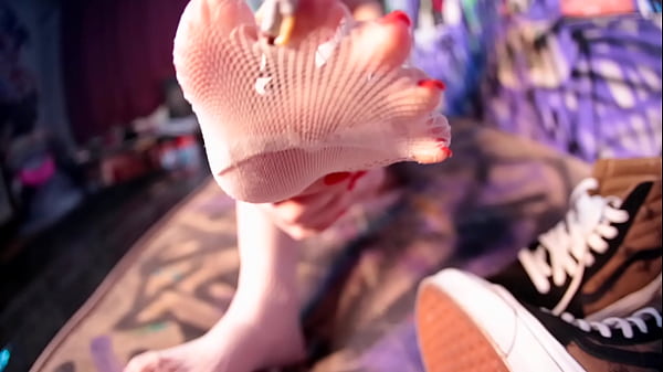 Giantess foot worship 