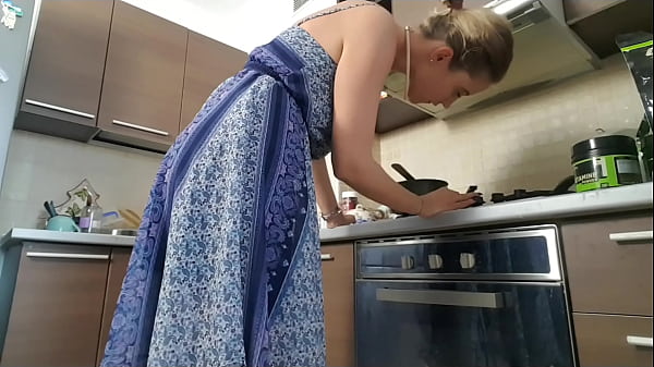 Small trailer of the GFE video - farting while she cooks