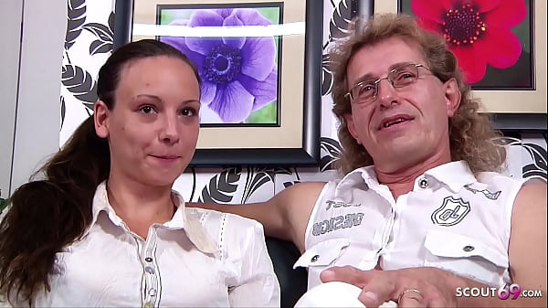 Altes deutsches Ehepaar beim Porno Casting mit zum Dreier &uuml;berredet