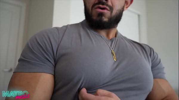 BODYBUILDER CHEST WORSHIP IN T-SHIRT