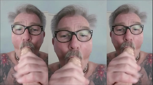 I AM OBSESSED WITH COCK. I MUST HAVE COCK  