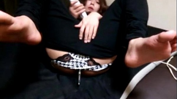 Asian crossdresser cums with vibrator 