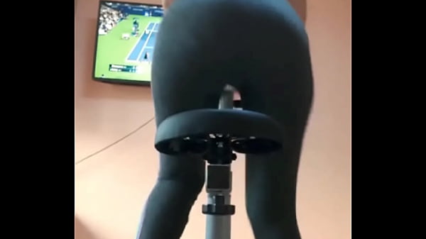 Don't interrupt your workout ?#wetpants #pissing #pee #piss #pantswetting #workout #bicycle #blonde #wet #femaledesper...