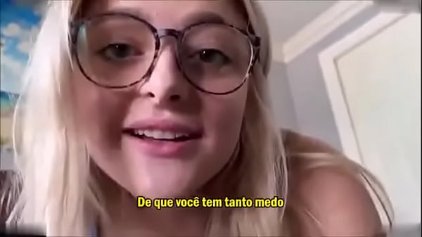 Primeiramente ap&oacute;s o irm&atilde; n&atilde;o conseguir mais resistir, tirou o pau do irm&atilde;o para fora da cueca e come&ccedil;ou a chupar gostoso. Depois de mamar bem gostoso e deixa o&nbsp;irm&atilde;o todo excitado