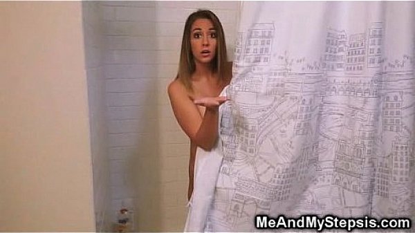 Teen Stepsis Gave Him a Bathroom Quickie!