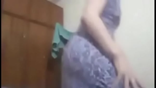 Vadia formosa excitada rebolando muito querendo dar o cu