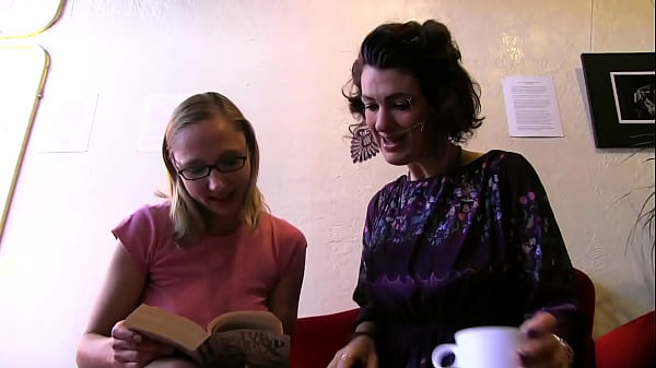 lesbo whores fucking - hairy bush