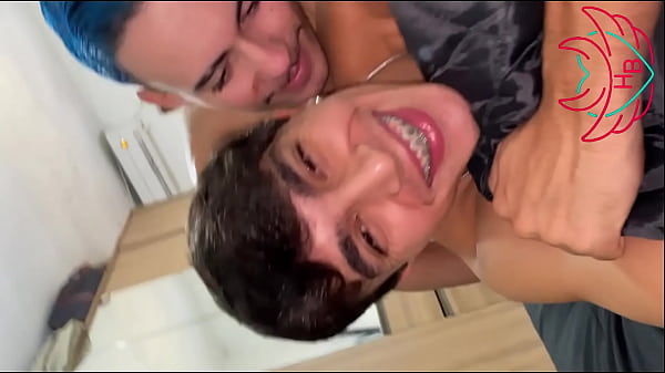 Meu amigo quis dar o cuzinho na transmiss&atilde;o ao vivo e eu comi 