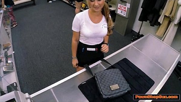 Blonde waitress comes back for a deal