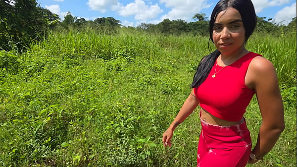 La hijastra de mi patr&oacute;n quiere que le haga el favor de cogerla