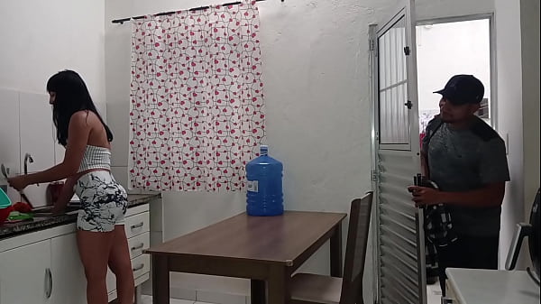 Meu tio Max tem uma piroca muito grande e grossa