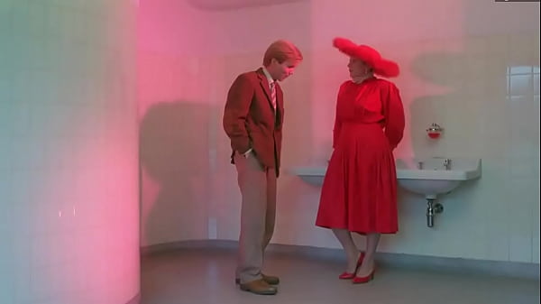 Guusje van Tilborgh  Nude in A Zed and  Two Noughts