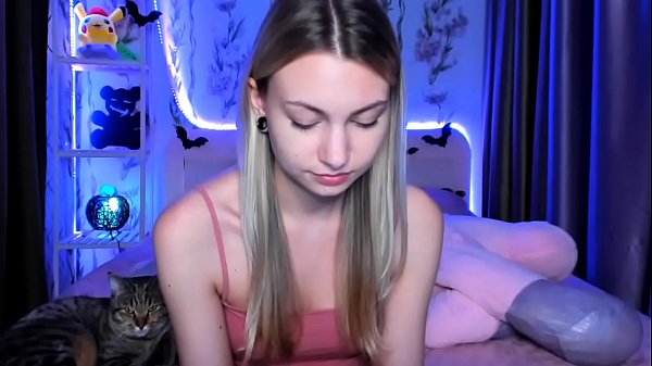 preciosa chica en su camara