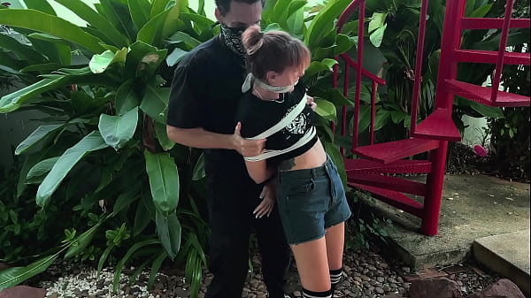 Beauty from the park gets tangled up