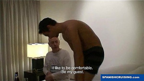 Macho heterosexual se folla a un viejo