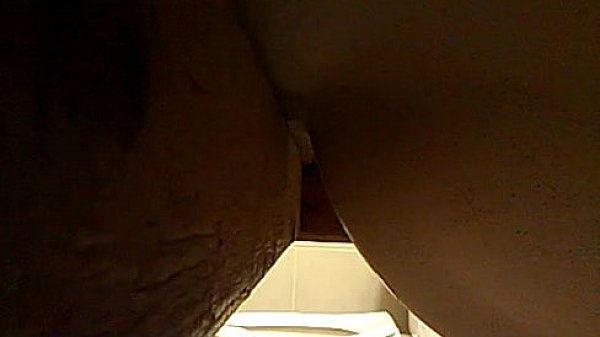 2 Americanas En El Ba&ntilde;o